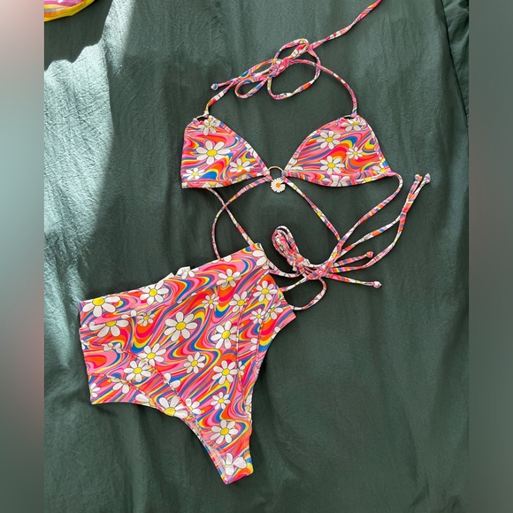 iHeartRaves Other - iheartraves daisy set